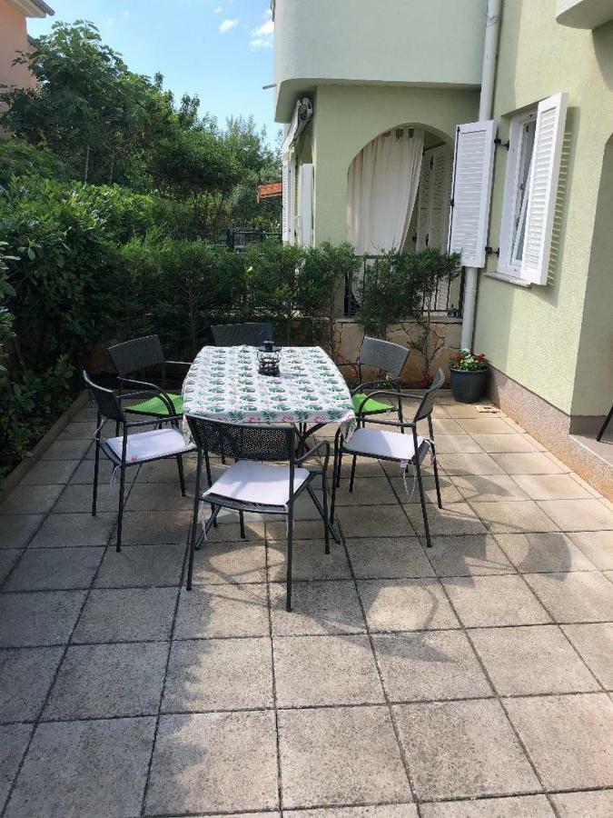 Apartman Igor Cizici Exterior photo